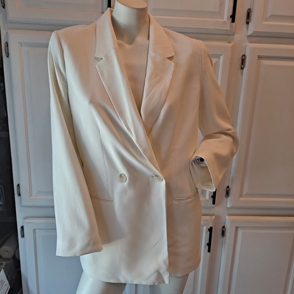 H&M Elegant Cream Blazer